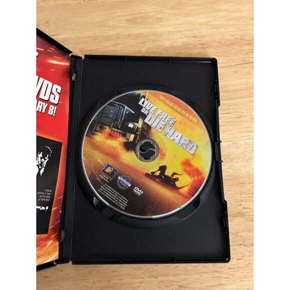 Live Free Or Die Hard 2007 DVD Widescreen Action Thriller Bruce Willis Pre-Owned - Picture 3 of 4